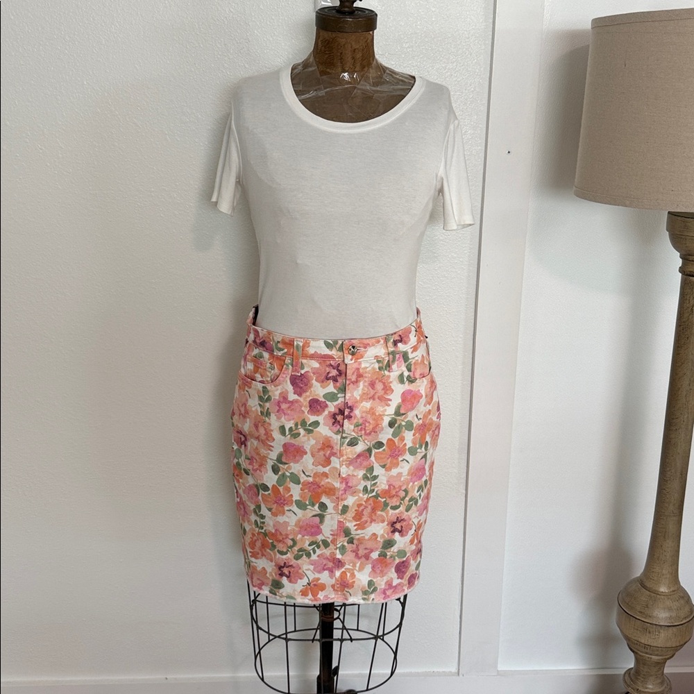 NWT Jen7 By 7 For All Mankind Floral Denim Pencil Skirt Size 6